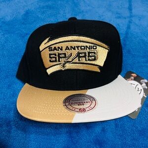 Exclusive Mitchell & Ness San Antonio Spurs Black & Gold Snapback Hat Ultra Rare
